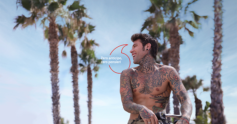 Vodafone torna on air per un'estate senza pensieri: Fedez ancora testimonial